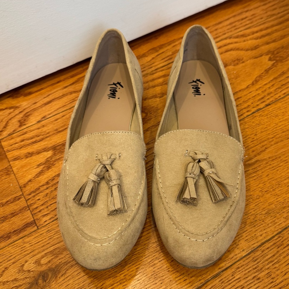 Fioni Tan Faux Suede Tassel Loafers Flats Size 8.5